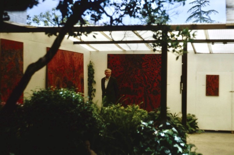 Mullican at his exhibition at the Museo Nacional de Bellas Artes, Santiago, Chile